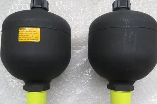 蓄能器充氣工具不會(huì)使用？這份使用指南要收好！ 圖1